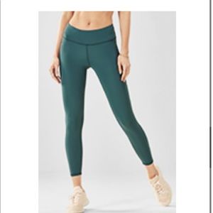 Fabletics Salar Solid Powerform Capri Leggings